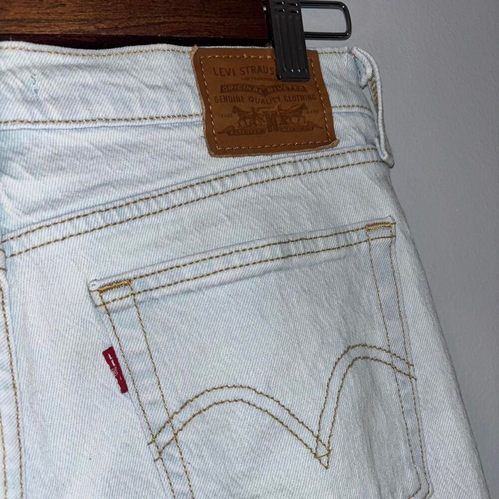 Levi-s Women's Blue and White Jeans